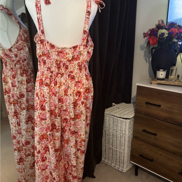 Gorgeous Floral Pink Jumpsuit- NEW! - Picture 7 of 7
